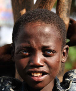 Junge vom Stamm der Ari